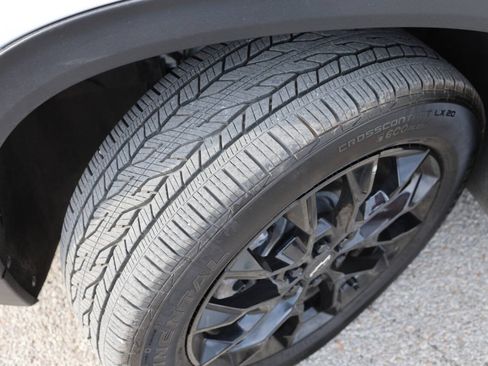 Used 2025 Chevrolet Traverse LT w/ Midnight/Sport Edition AWD/4WD image 27