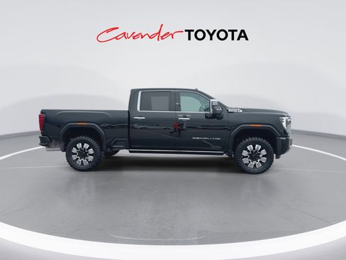 Used 2025 GMC Sierra 2500 Denali w/ Denali Reserve Package AWD/4WD image 9