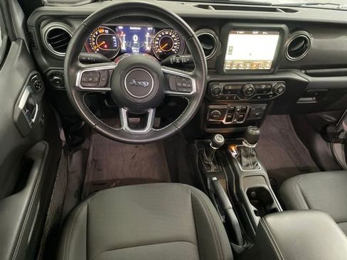 Used 2022 Jeep Wrangler Unlimited Sahara image 24