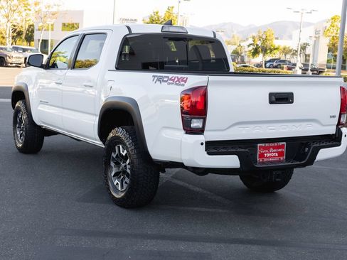 Used 2019 Toyota Tacoma TRD Off-Road AWD/4WD image 7