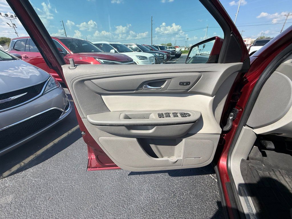 Used 2017 GMC Acadia Limited SLT FWD image 9