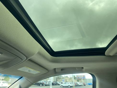 Used 2015 Chevrolet Suburban LTZ image 22