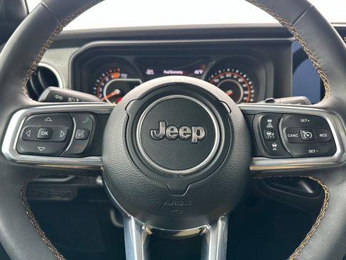 Used 2024 Jeep Wrangler Sahara image 24