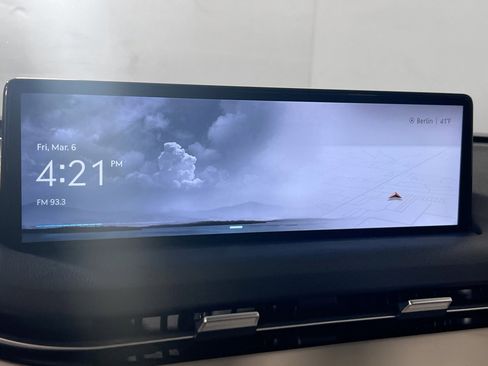 Used 2023 Genesis GV70 2.5T w/ Select Package image 15