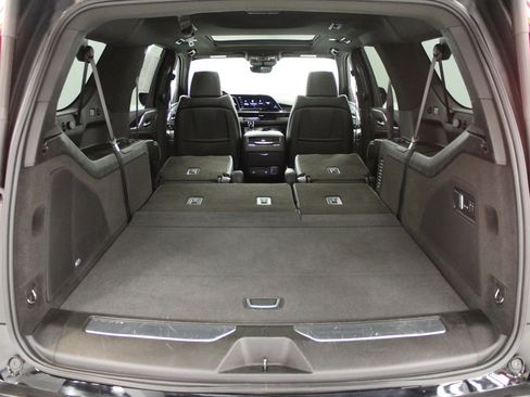 Used 2023 Cadillac Escalade ESV Sport image 11