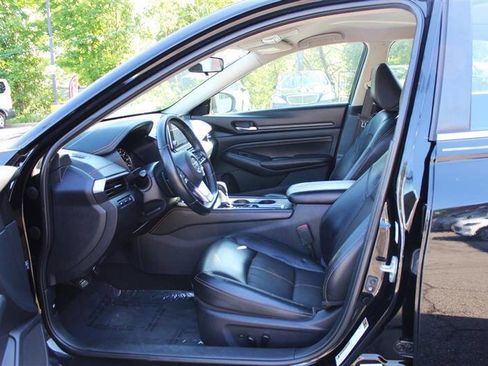 Used 2019 Nissan Altima 2.5 SR FWD image 10