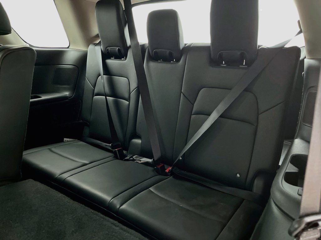 Used 2025 Nissan Pathfinder Platinum w/ Cargo Package AWD/4WD image 29