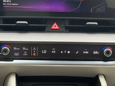 Used 2023 Kia Sportage EX FWD image 6
