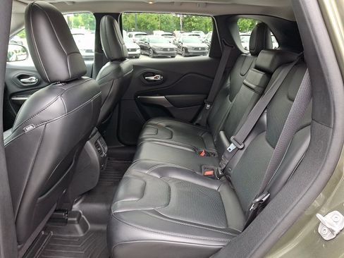 Used 2019 Jeep Cherokee Limited AWD/4WD image 10