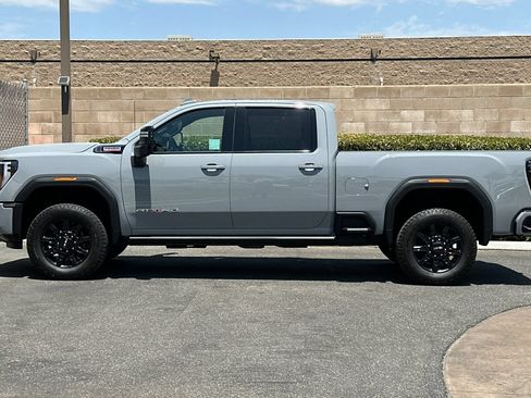 Used 2025 GMC Sierra 2500 AT4 w/ AT4 Premium Plus Package AWD/4WD image 7