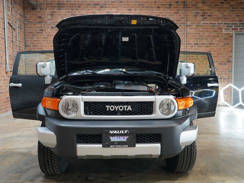 Used 2013 Toyota FJ Cruiser 4WD w/ Convenience Pkg image 25