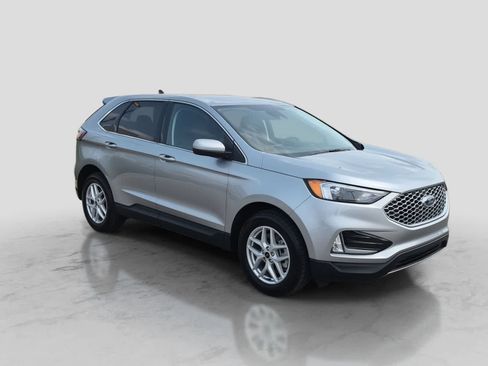 Used 2024 Ford Edge SEL w/ Convenience Package AWD/4WD image 2