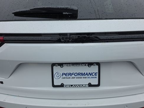 New 2025 Jeep Grand Cherokee Altitude image 30