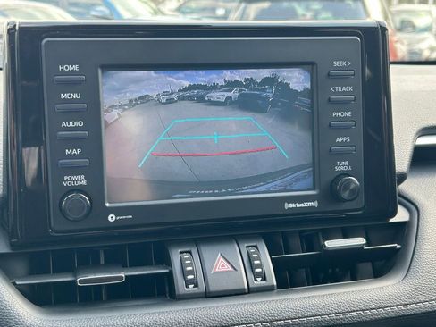 Used 2021 Toyota RAV4 XLE Premium image 32
