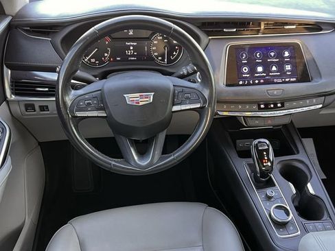 Used 2022 Cadillac XT4 Luxury image 11