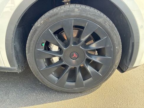 Used 2022 Tesla Model Y Long Range AWD/4WD image 7