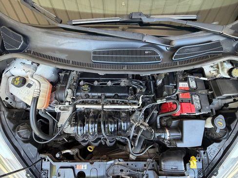 Used 2016 Ford Fiesta SE w/ Equipment Group 201A FWD image 9
