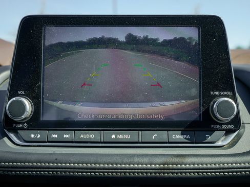 Used 2023 Nissan Rogue SV FWD image 34