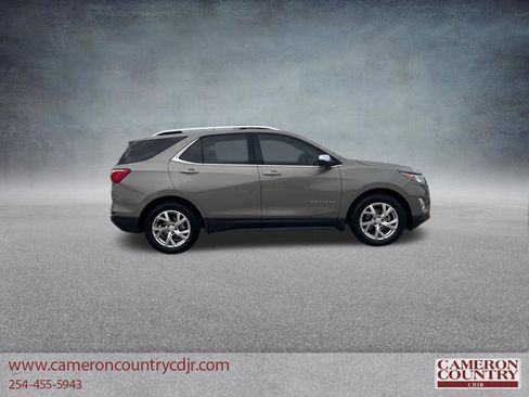 Used 2018 Chevrolet Equinox Premier FWD image 2