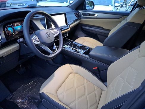 New 2026 Volkswagen Atlas Cross Sport SE image 7