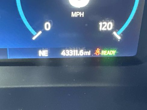 Used 2023 Ford F150 Lariat w/ Trailer Tow Package image 27