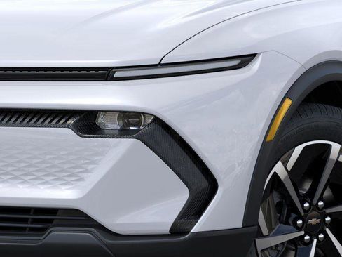 New 2026 Chevrolet Equinox EV LT image 10