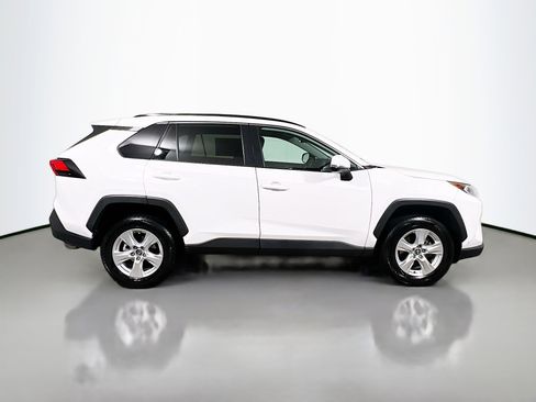 Used 2021 Toyota RAV4 XLE image 3