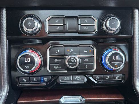 Used 2023 GMC Yukon Denali Ultimate AWD/4WD image 30