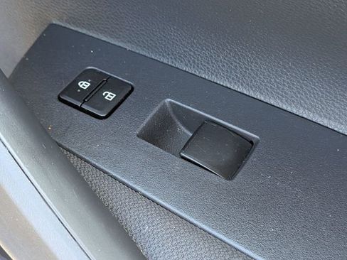 Used 2020 Toyota Corolla LE image 35