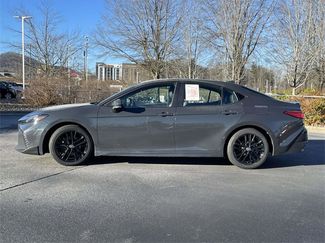 Used 2025 Toyota Camry SE video 2