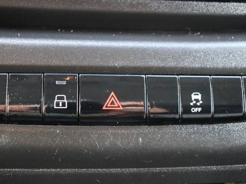 Used 2025 RAM ProMaster 2500 w/ Convenience Group image 33