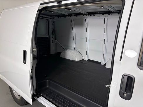 New 2026 Chevrolet Express 2500 w/ Driver Convenience Package RWD image 30