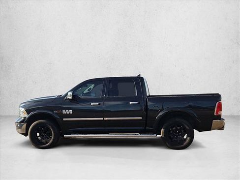 Used 2018 RAM 1500 Laramie w/ Convenience Group AWD/4WD image 9