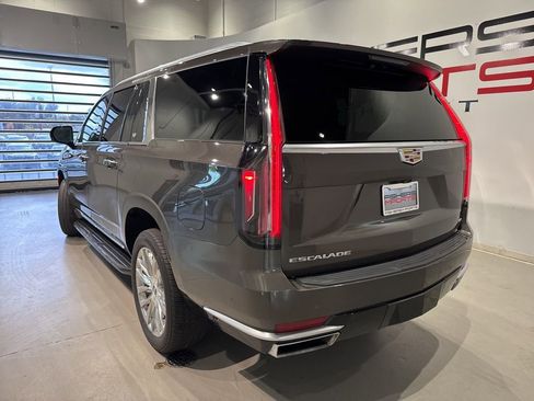 Used 2021 Cadillac Escalade ESV Premium Luxury AWD/4WD image 6