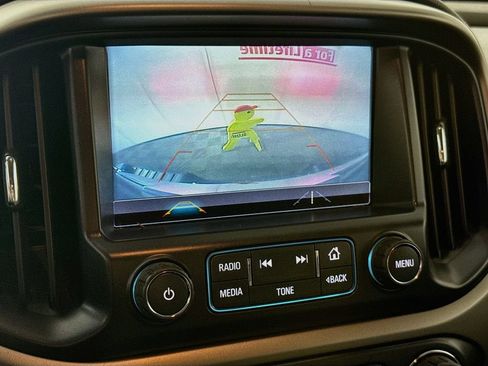 Used 2018 Chevrolet Colorado Z71 AWD/4WD image 5