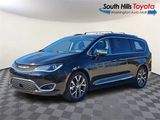 Used 2017 Chrysler Pacifica Limited image 3