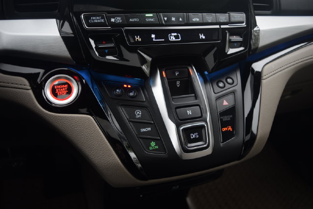 Used 2018 Honda Odyssey Elite image 12