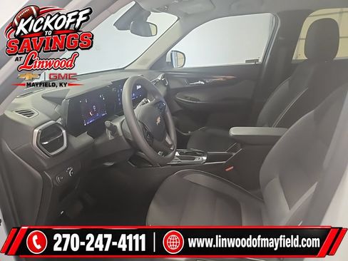 Used 2025 Chevrolet TrailBlazer LT AWD/4WD image 12