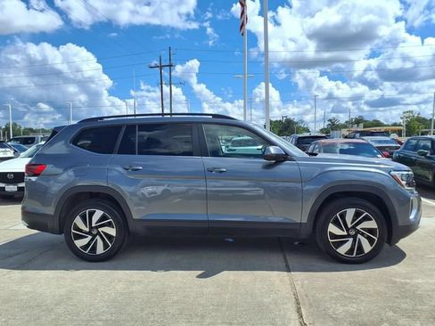 Used 2024 Volkswagen Atlas SE FWD image 5