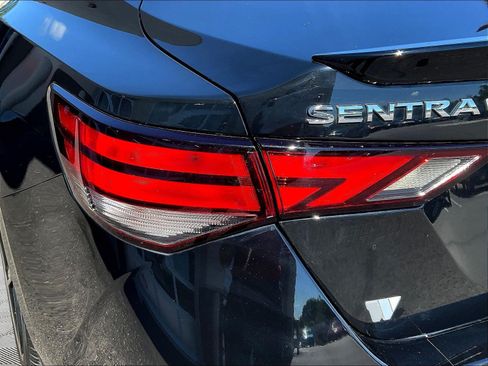 Used 2021 Nissan Sentra SR w/ Lighting Package FWD image 23