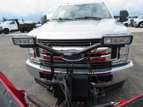 Used 2019 Ford F250 XLT w/ Snow Plow Prep Package AWD/4WD image 13