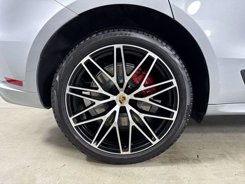 Certified 2026 Porsche Macan GTS AWD/4WD image 16