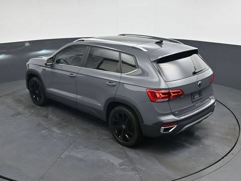 Used 2023 Volkswagen Taos SE w/ Panoramic Sunroof Package AWD/4WD image 26