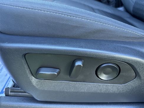 Used 2023 GMC Sierra 1500 Elevation image 18