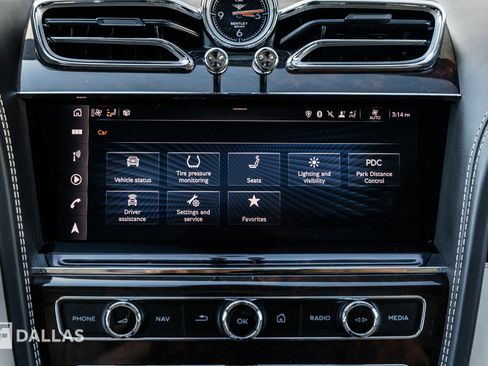 Used 2022 Bentley Bentayga image 26