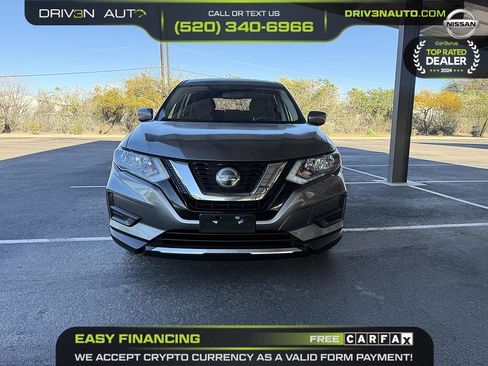 Used 2018 Nissan Rogue S image 2