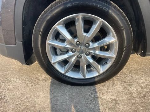 Used 2016 Jeep Cherokee Limited FWD image 10
