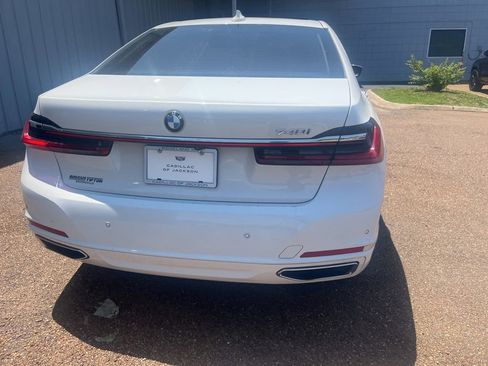Used 2022 BMW 740i RWD image 3