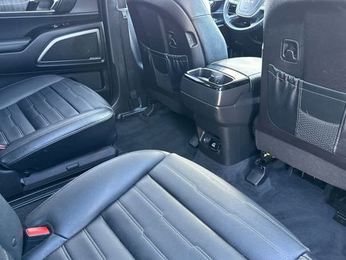 Used 2023 Kia Telluride SX Prestige image 16