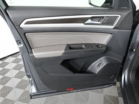 Certified 2023 Volkswagen Atlas SE w/ Panoramic Sunroof Package image 19